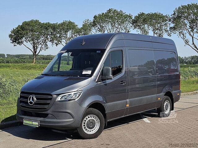 High-roof van MERCEDES-BENZ SPRINTER 317 L2H2 LED Navi Autom.