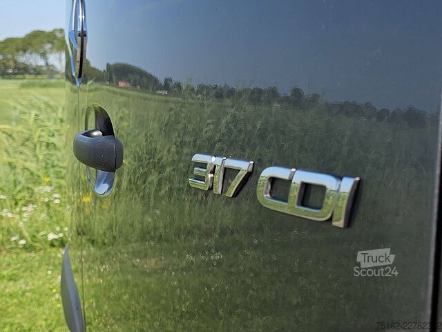 High-roof van MERCEDES-BENZ SPRINTER 317 L2H2 LED Navi Autom.