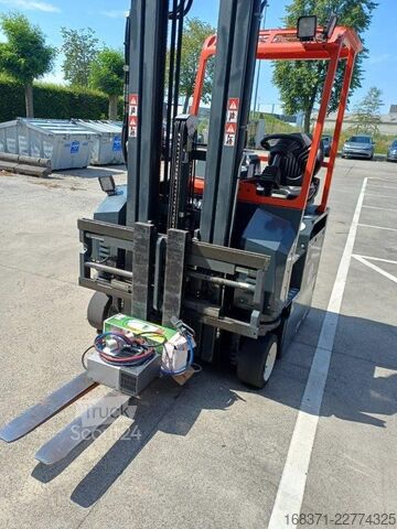 Stivuitor lateral Combilift CBE25