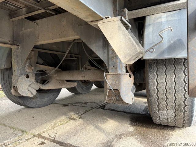 Working platform semitrailer FRUEHAUF Flatbed trailer 3 Axle SAF front Lift axle