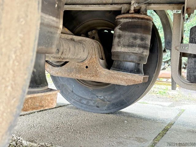 Working platform semitrailer FRUEHAUF Flatbed trailer 3 Axle SAF front Lift axle