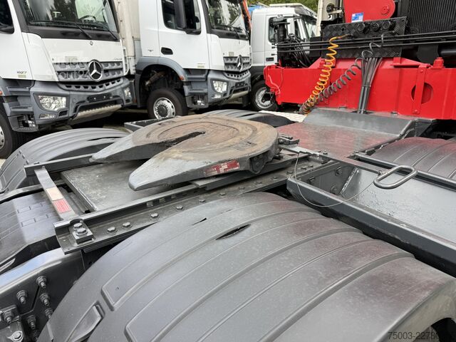 Standardowy ciągnik siodłowy Volvo FH460 6X2 Kran HMF 2620 bis 18.50 Meter