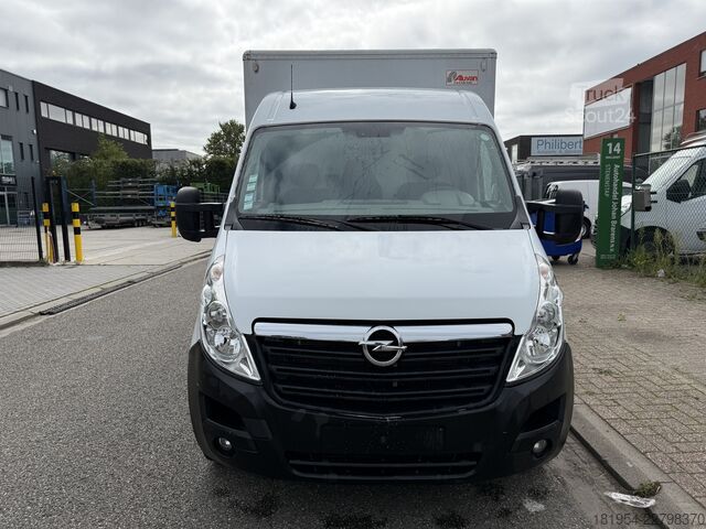 Pielāgota furgonete Opel Sprinter 513cdi