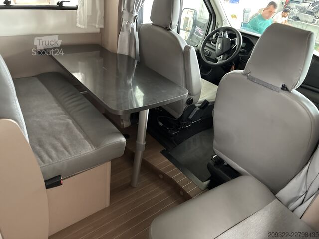 Kamp-prikolica/kamper Ford Transit Etrusco T6.9SF del 2023 | Cambio manuale | Posti letto: 5