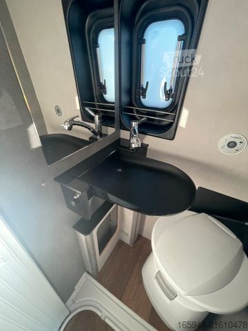 Karavan PÖSSL Summit Shine 600 L R | Premium & Assistenz Paket