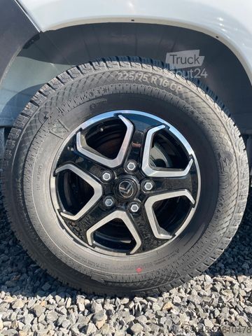 Karavan PÖSSL Summit Shine 600 L R | Premium & Assistenz Paket