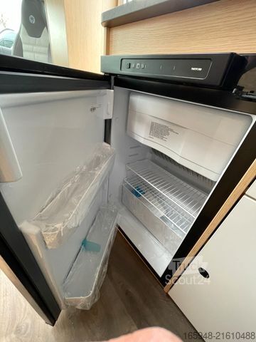 Daļēji integrēta kemperis SUNLIGHT V60** Adventure*Autom.*Safety Paket inkl. ACC*