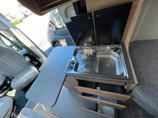 Karavan PÖSSL Summit Shine 600 L E | Premium & Assistenz Paket