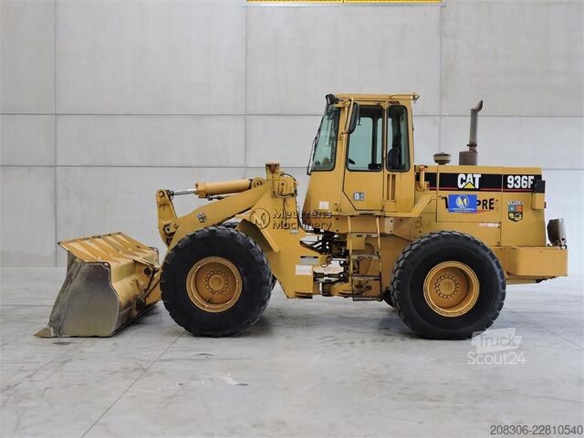 Челен товарач CATERPILLAR 936F