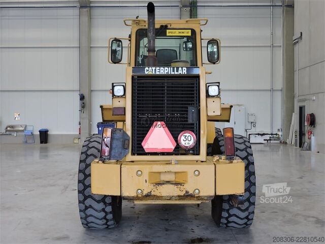Челен товарач CATERPILLAR 936F