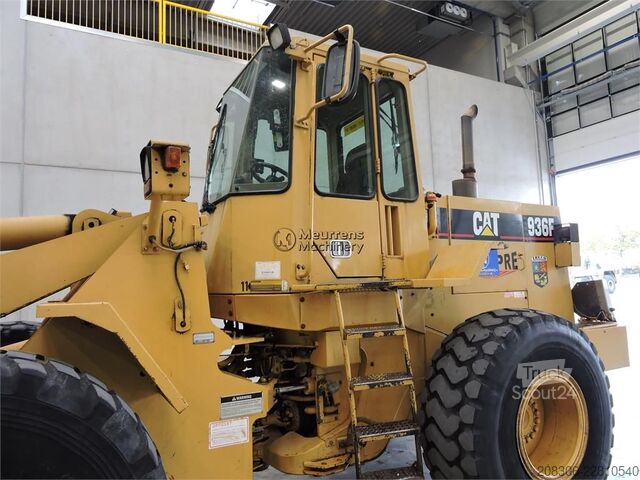 Челен товарач CATERPILLAR 936F