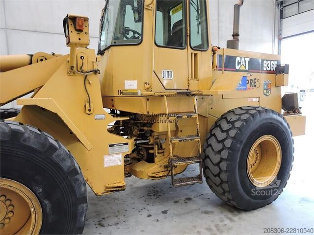 Челен товарач CATERPILLAR 936F