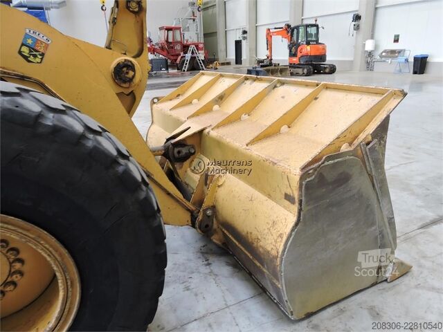 Челен товарач CATERPILLAR 936F