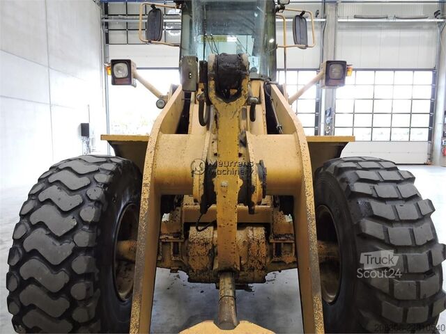 Челен товарач CATERPILLAR 936F
