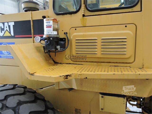 Челен товарач CATERPILLAR 936F