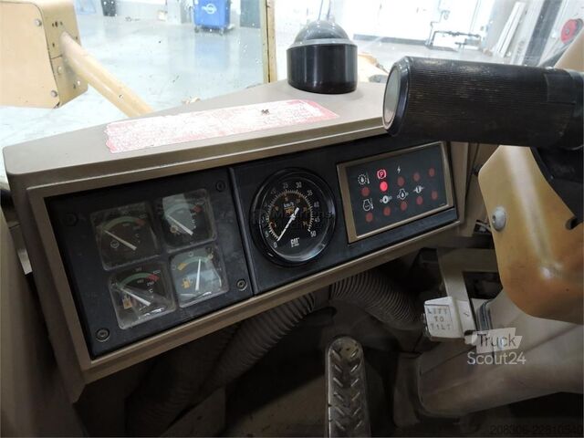 Челен товарач CATERPILLAR 936F