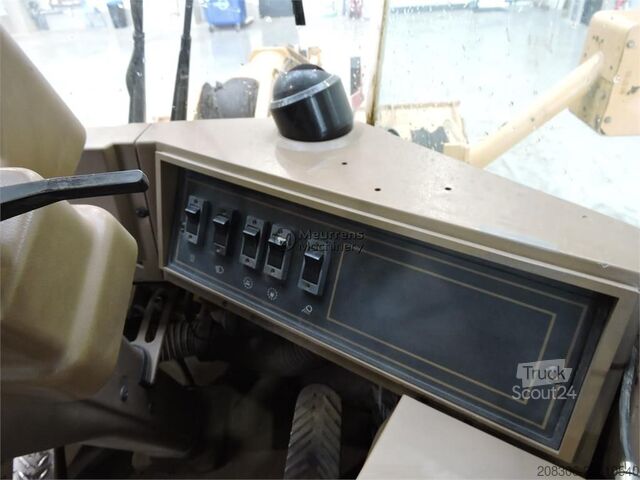 Челен товарач CATERPILLAR 936F