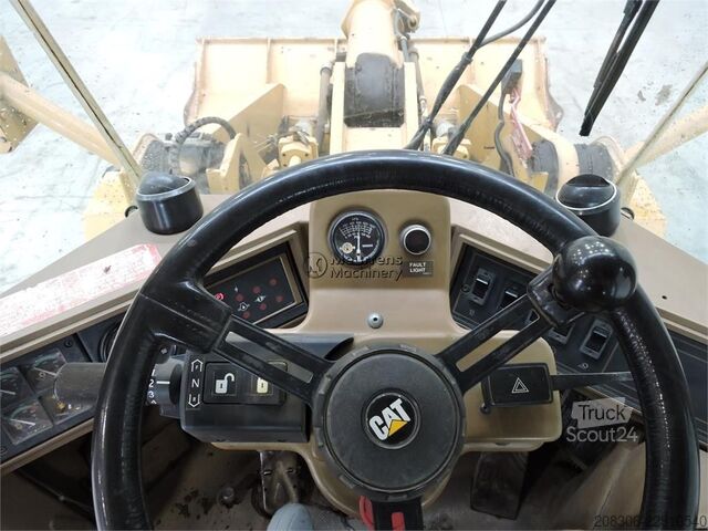 Челен товарач CATERPILLAR 936F