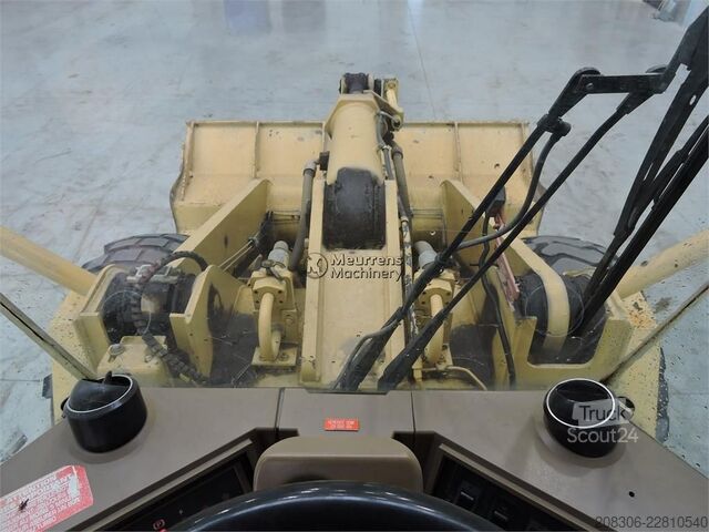 Челен товарач CATERPILLAR 936F