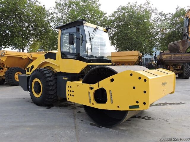Rouleau monocylindre BOMAG BW226-5CL