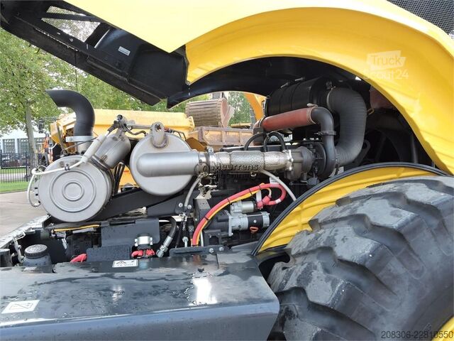 Rouleau monocylindre BOMAG BW226-5CL