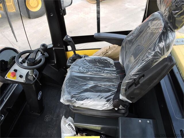 Rouleau monocylindre BOMAG BW226-5CL