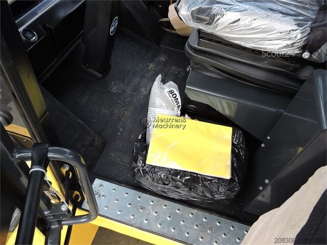Rouleau monocylindre BOMAG BW226-5CL