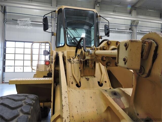 Челен товарач CATERPILLAR 950B