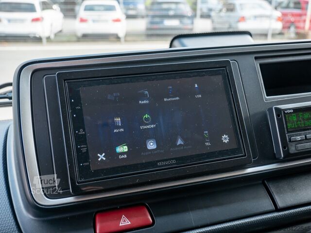 Transporter mit Koffer FUSO Canter e 7C18e Koffer LBW 200km Reichw Klima LED