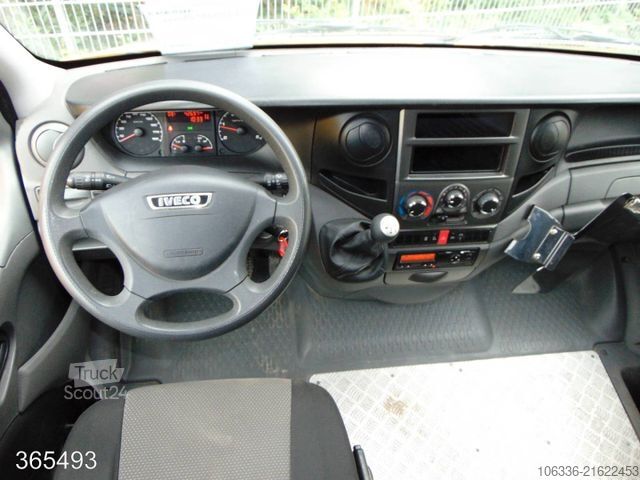 Box van IVECO DAILY 50 C 15 Postkoffer REGALSYSTEM KAMERA