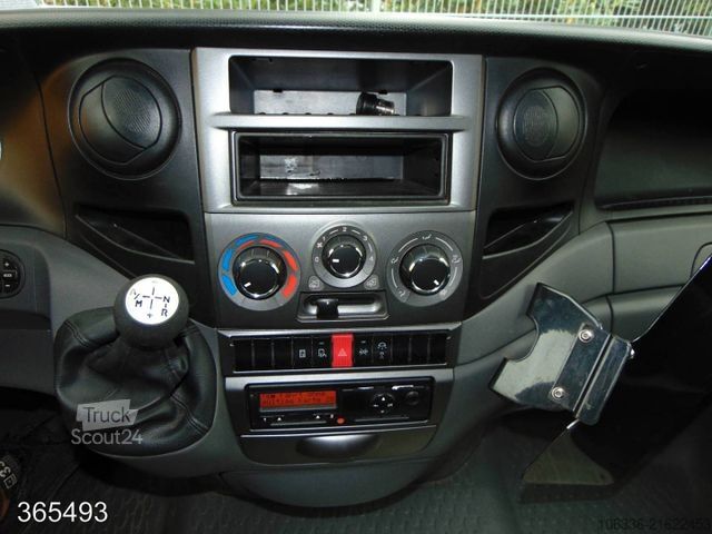 Box van IVECO DAILY 50 C 15 Postkoffer REGALSYSTEM KAMERA