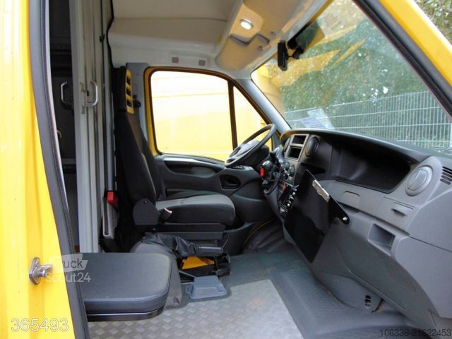Box van IVECO DAILY 50 C 15 Postkoffer REGALSYSTEM KAMERA