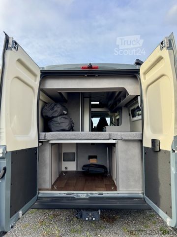 Autocaravana PÖSSL Summit Shine 600 R plus "Solar/SAT/AHK"