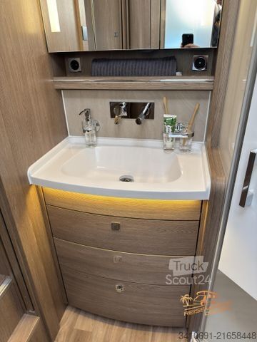 Autorulotă integrată MORELO Palace Liner S-Way 99 GB Iveco S-Way 190 S40