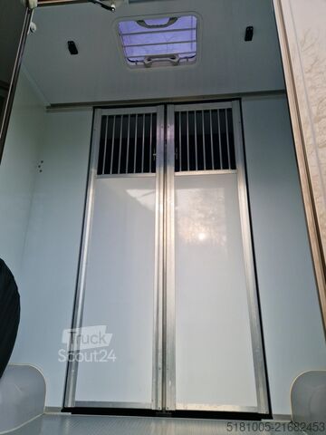 Horse transportation Renault Master MTM S3 paardenwagen Pro-Safety uitvoerin...