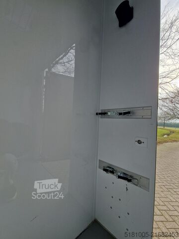 Horse transportation Renault Master MTM S3 paardenwagen Pro-Safety uitvoerin...