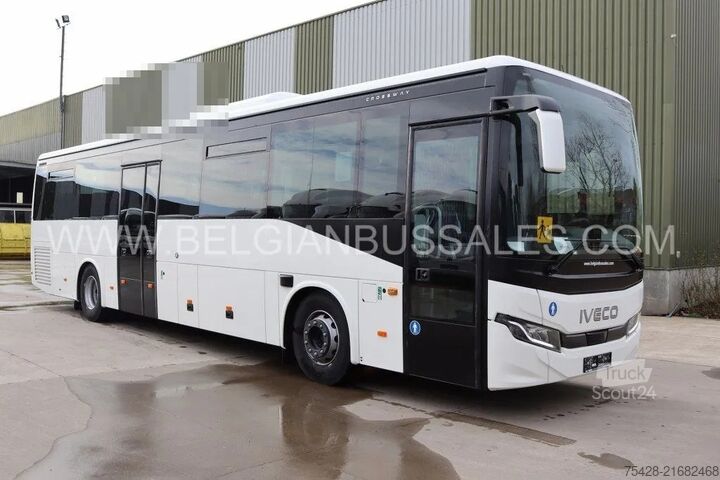 Autobús interurbano Iveco Crossway 12m Pop light / Double middle door / p...