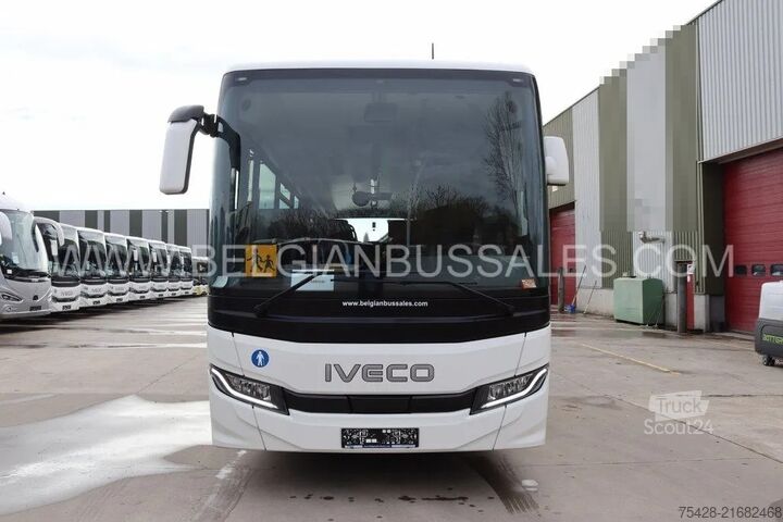 Autobús interurbano Iveco Crossway 12m Pop light / Double middle door / p...