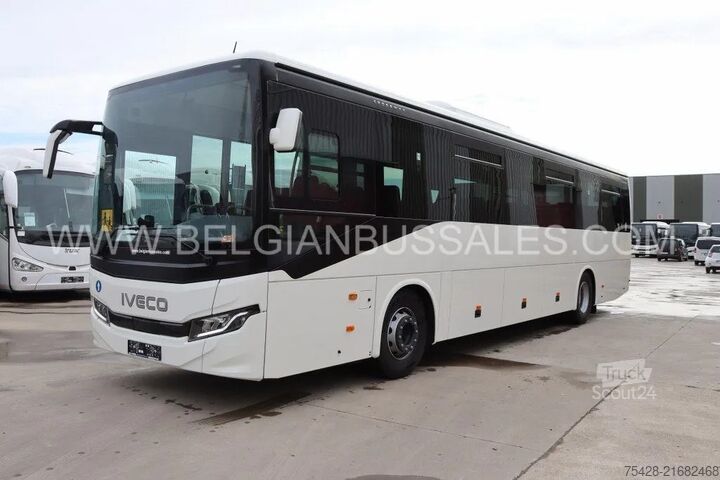 Autobús interurbano Iveco Crossway 12m Pop light / Double middle door / p...