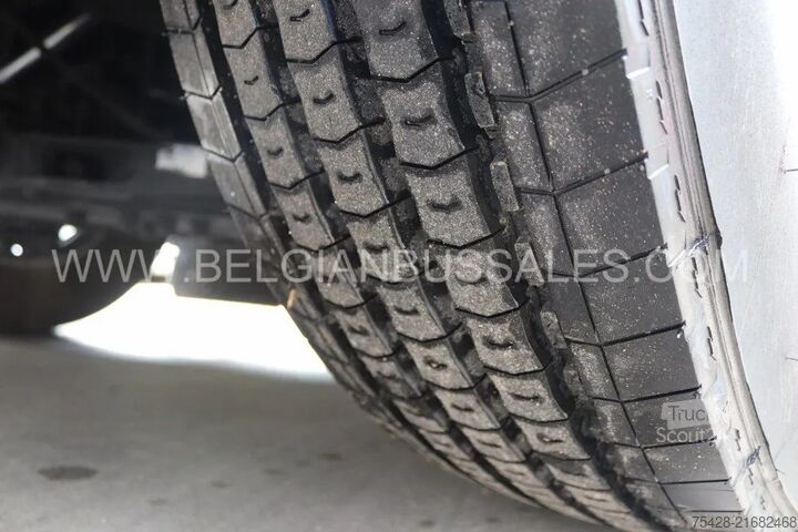 Autobús interurbano Iveco Crossway 12m Pop light / Double middle door / p...