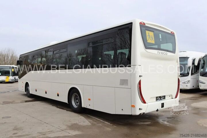 Autobús interurbano Iveco Crossway 12m Pop light / Double middle door / p...