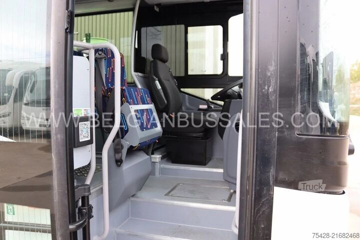 Autobús interurbano Iveco Crossway 12m Pop light / Double middle door / p...