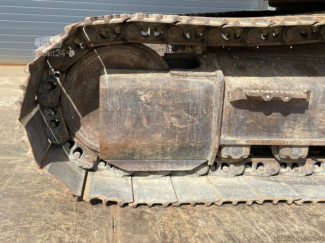 Pelle sur chenilles Caterpillar 328D