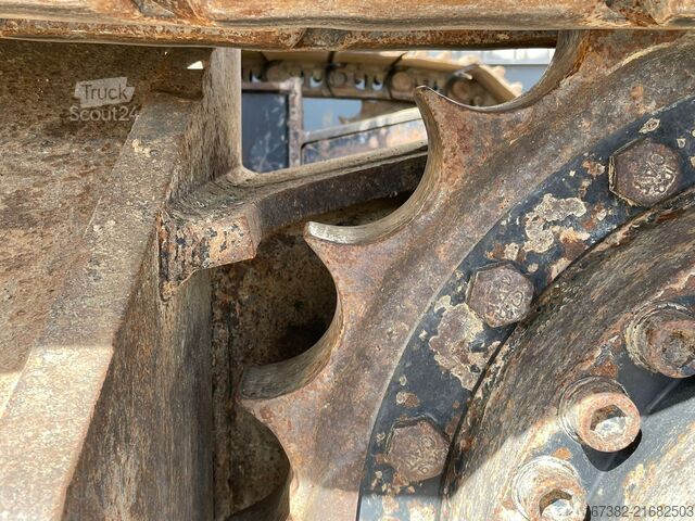 Pelle sur chenilles Caterpillar 328D