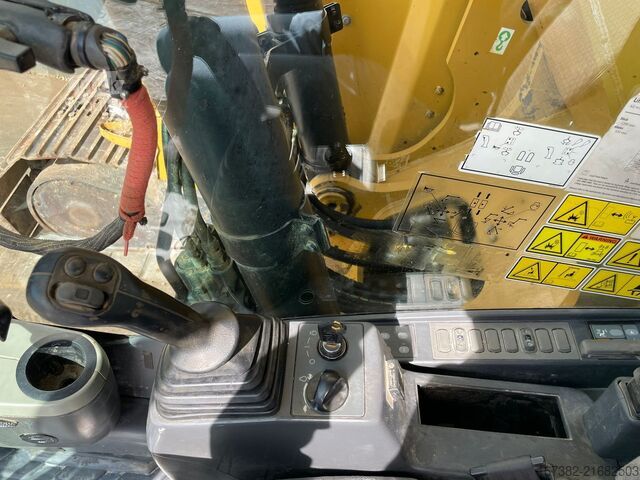 Pelle sur chenilles Caterpillar 328D