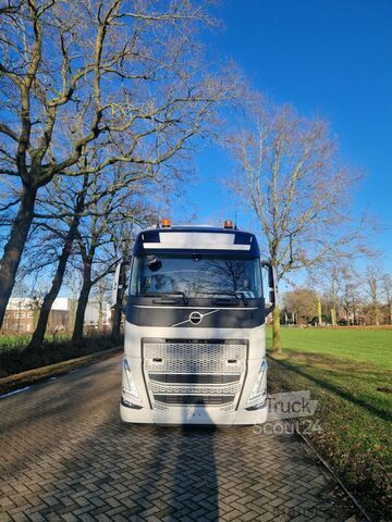 Žirgų transportas Volvo FH Middle East Specs Volvo FH 420 9 paarden, mi...