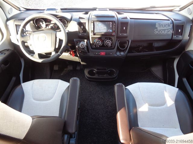 Pusiau integruotas kemperis WEINSBERG CaraCompact 600 MEG Pepper *Extras*