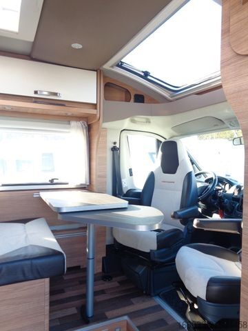 Pusiau integruotas kemperis WEINSBERG CaraCompact 600 MEG Pepper *Extras*