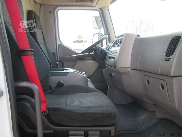 Autocamion transport băuturi DAF LF 180.12 *Getränke-Koffer*151312Km*