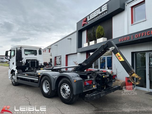 Camion benne à bras amovible MAN TGS 26.470 6x2-4BL*Hyva Haken*171 TKM*Kamera*